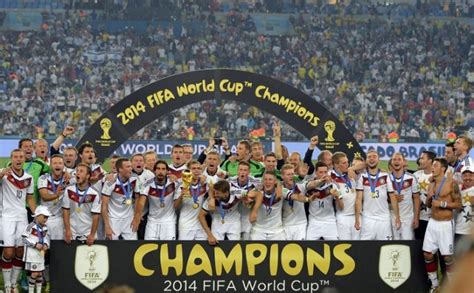 DFB Trikots zur WM 2014 – Deutschland holt Titel in Brasilien.